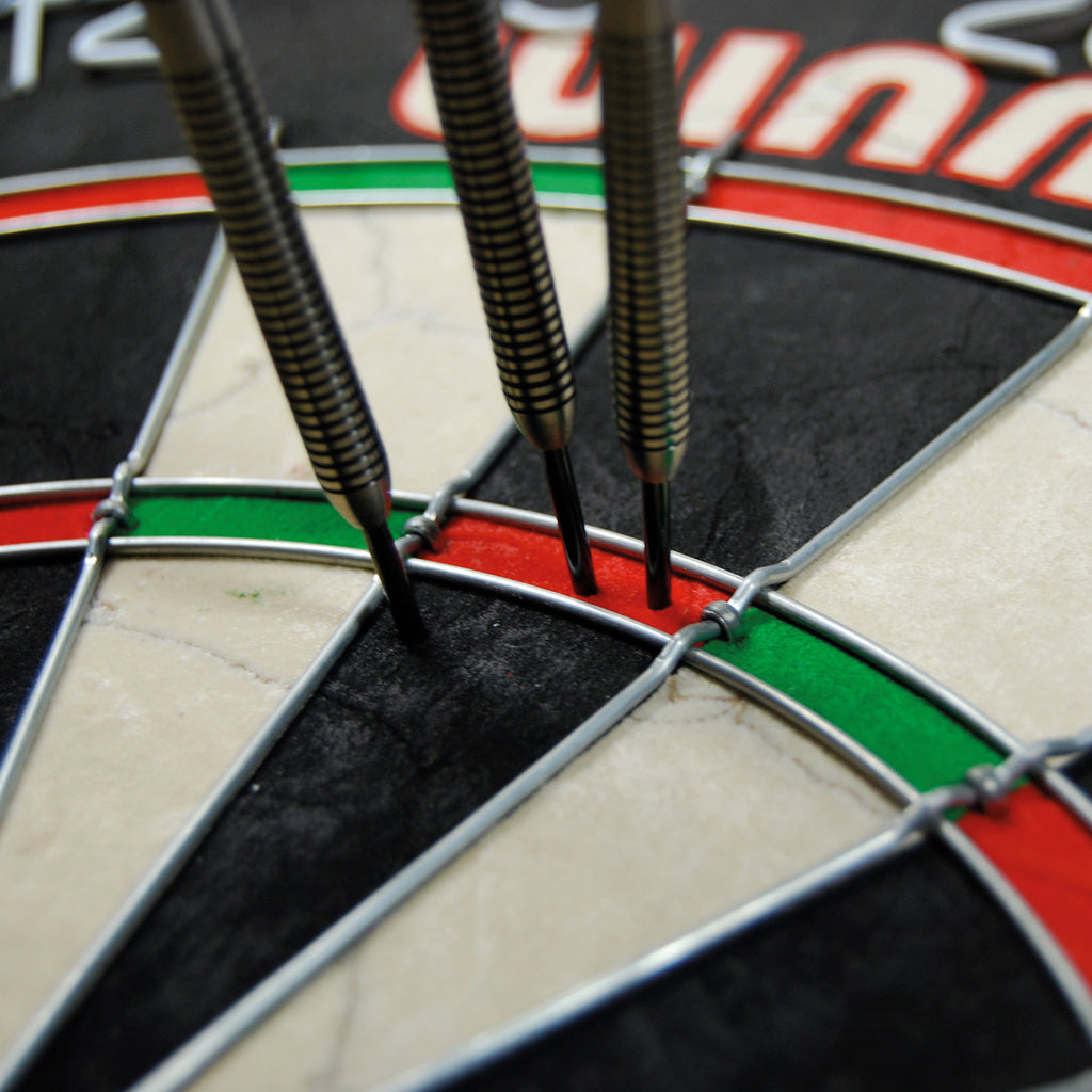 Winmau - Dartboard Pro SFB im Set inkl. 2 Satz Winmau Steeldarts